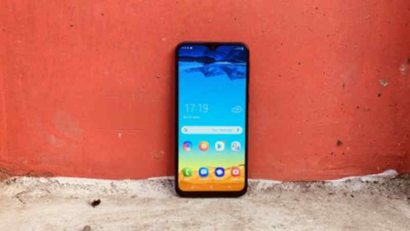 Spesifikasi dan Harga Samsung Galaxy M20 by Androbuntu.com 2